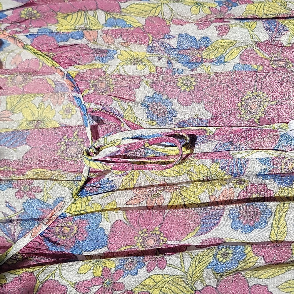 I.N. Studio Vibrant Floral Sheer Blouse 2x - Picture 4 of 4
